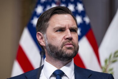 Vance racconta se stesso: dal viaggio spirituale al rapporto con Trump e Peter Thiel