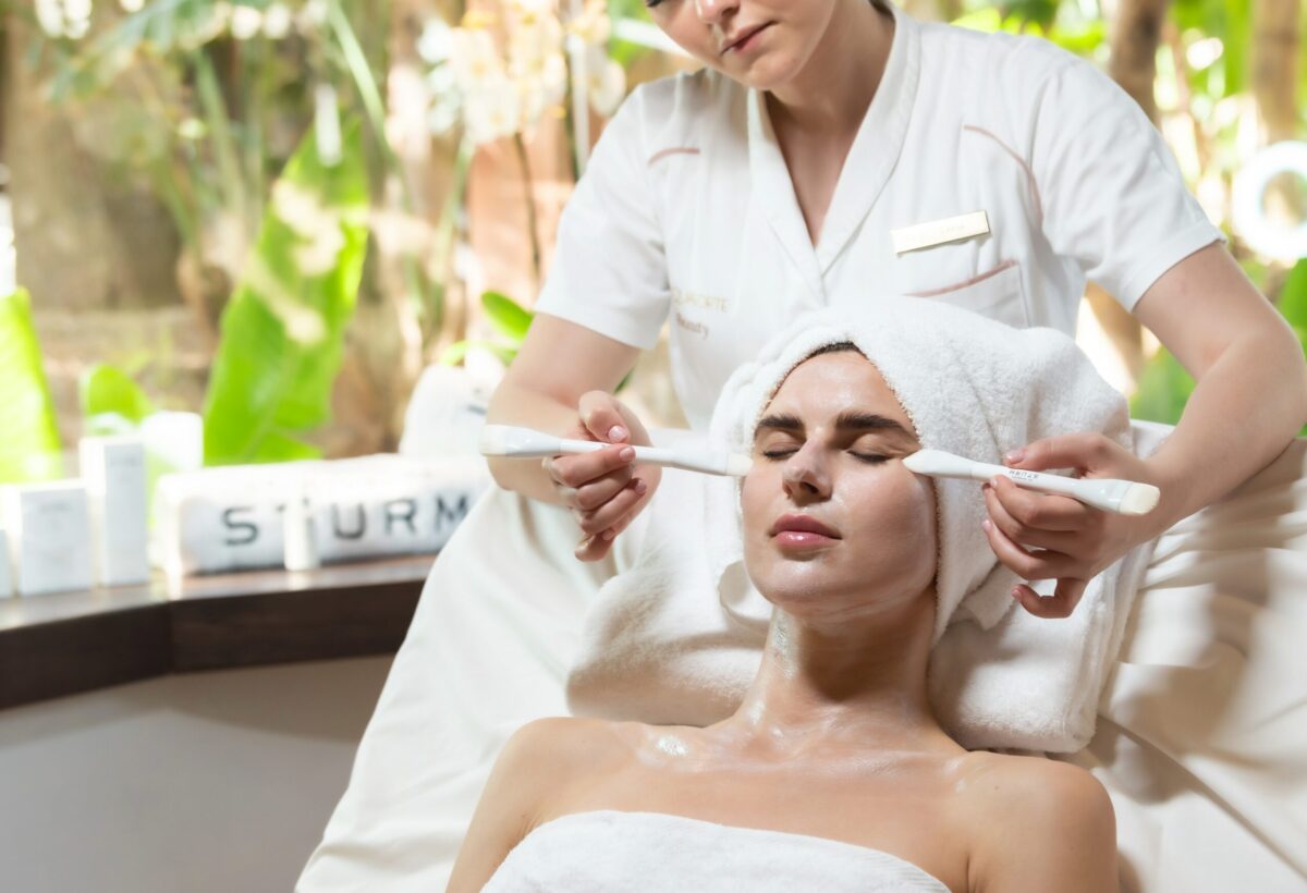 Il segreto di eterna giovinezza dell’Olio di Mare (nella Spa di lusso in Sardegna) Il segreto di eterna giovinezza dell’Olio di Mare (nella Spa di lusso in Sardegna)