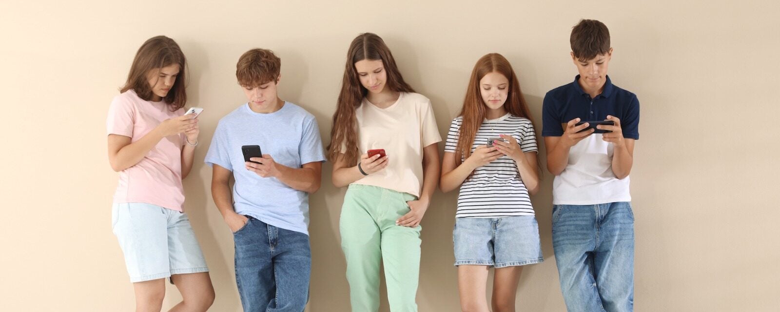 Adolescenti e social, ecco come superare i conflitti e coltivare un rapporto sano