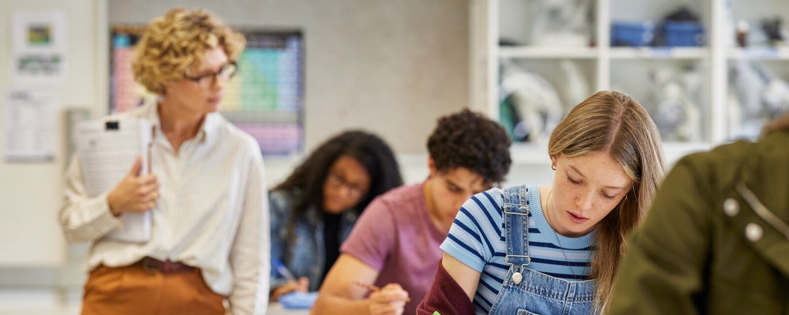 Maturità, perché i maturandi hanno snobbato la poesia e scelto l’attualità Maturità, perché i maturandi hanno snobbato la poesia e scelto l’attualità