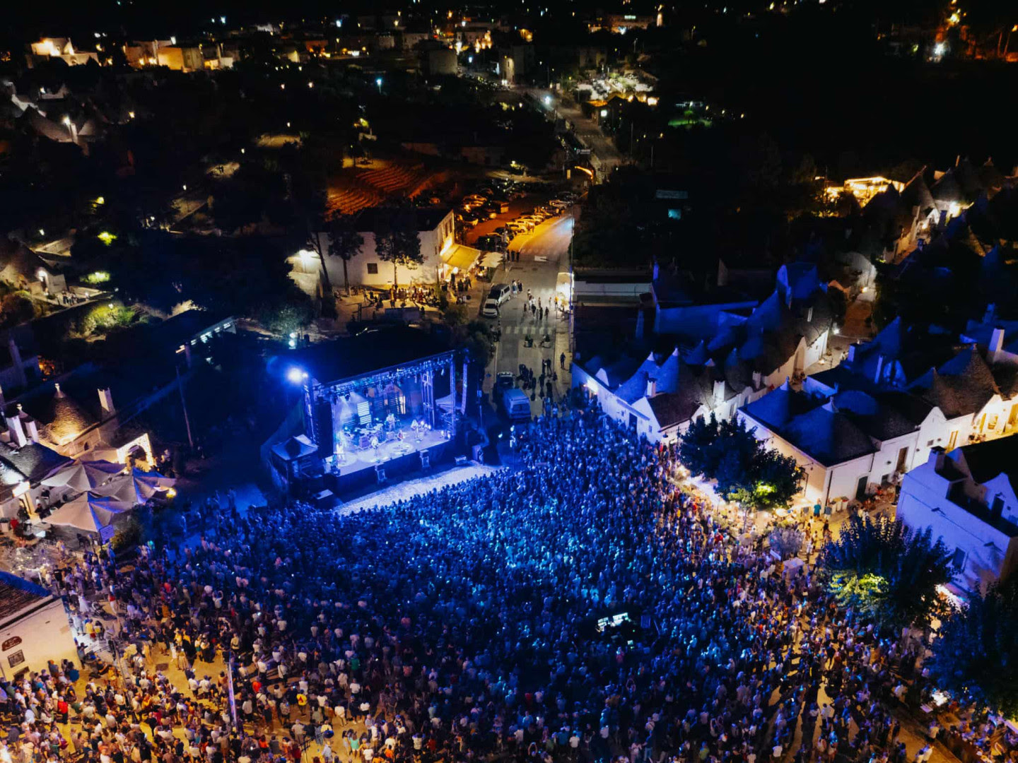 Non solo stadi: i festival “di provincia” conquistano l’estate italiana Non solo stadi: i festival “di provincia” conquistano l’estate italiana