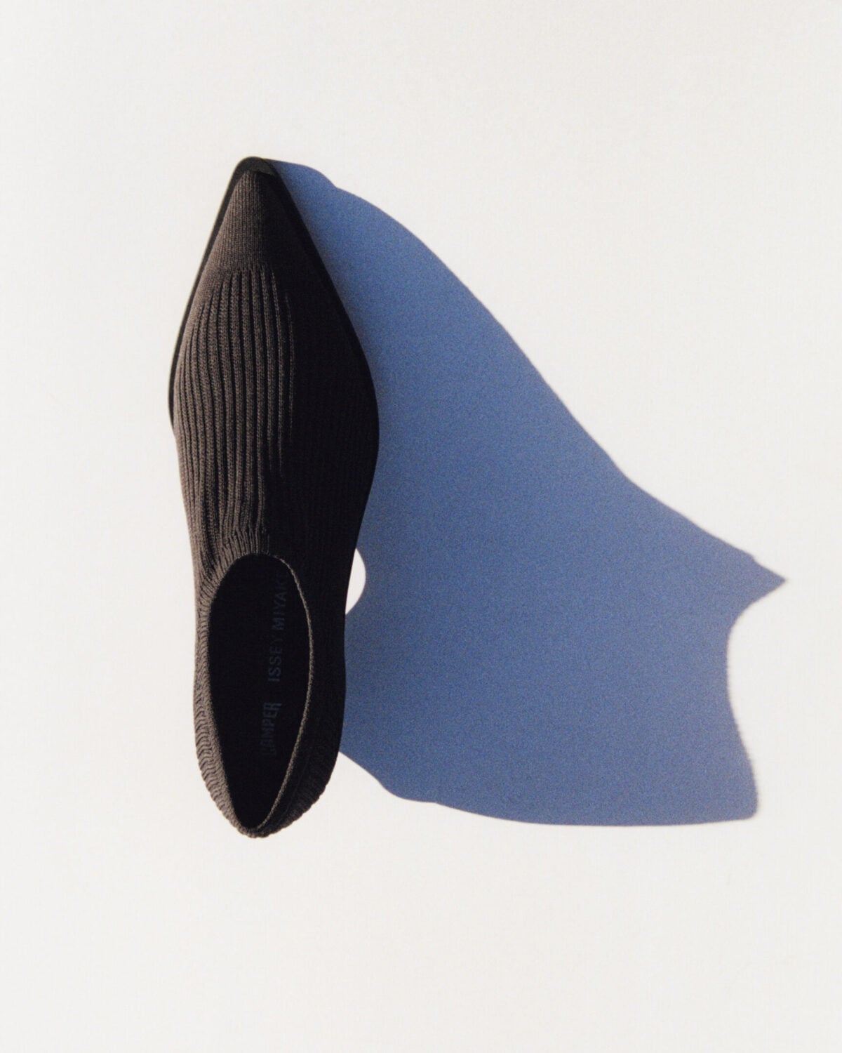 Con Anna prosegue il viaggio tra innovazione e stile di Camper e Issey Miyake