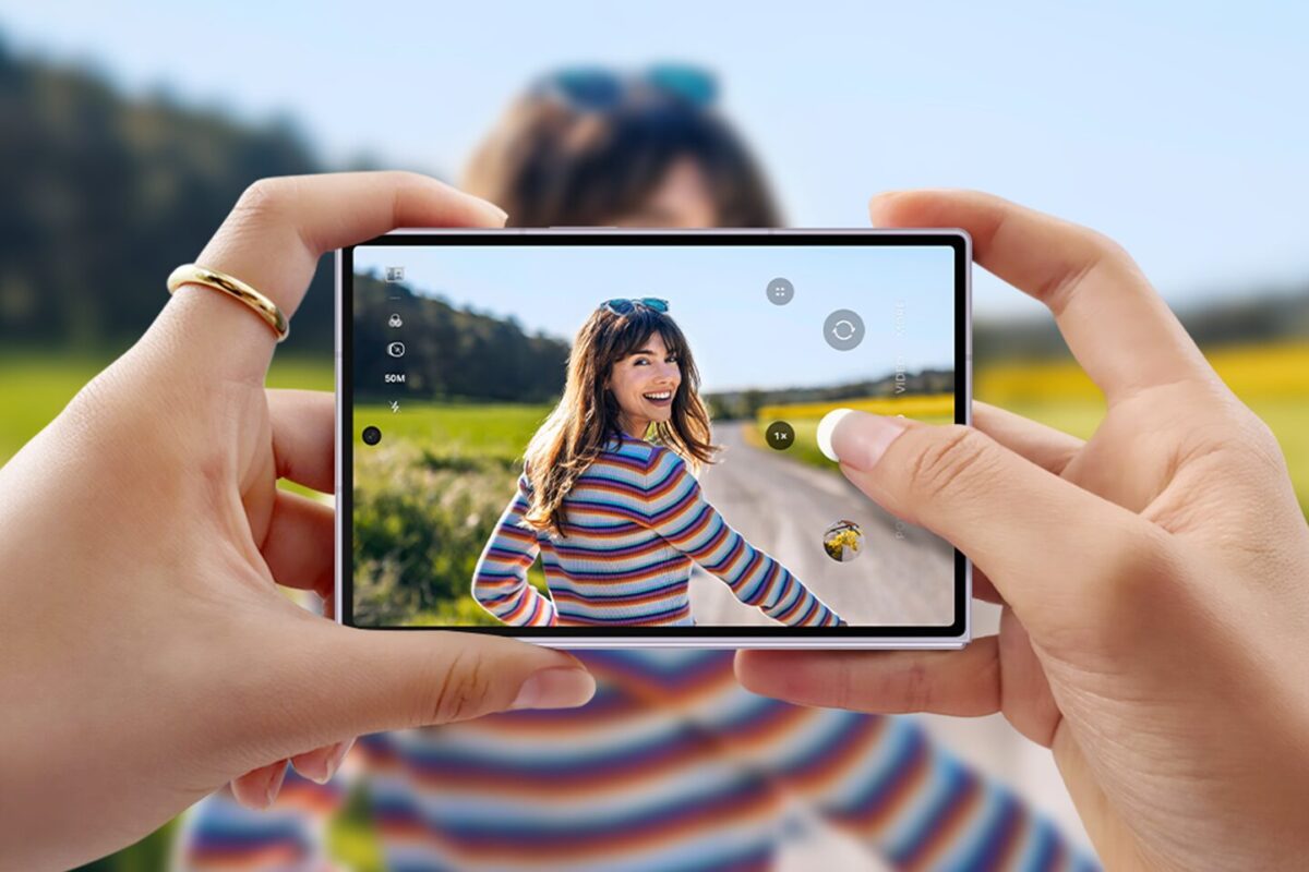 Samsung svela la terza dimensione dello smartphone pieghevole. Un nuovo formato che cambia le regole Samsung svela la terza dimensione dello smartphone pieghevole. Un nuovo formato che cambia le regole