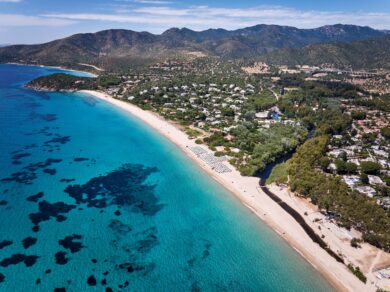 Calaserena Resort: l’angolo di Sardegna tra mare color smeraldo e nuraghi millenari