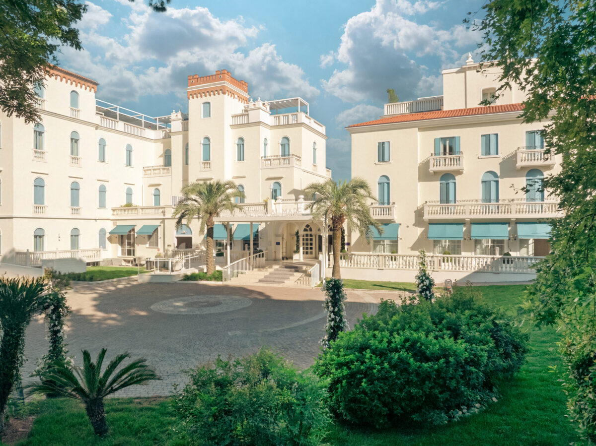 Jesolo, apre 1923 Seaview Lounge: il nuovo rooftop affacciato sull’Adriatico Jesolo, apre 1923 Seaview Lounge: il nuovo rooftop affacciato sull’Adriatico