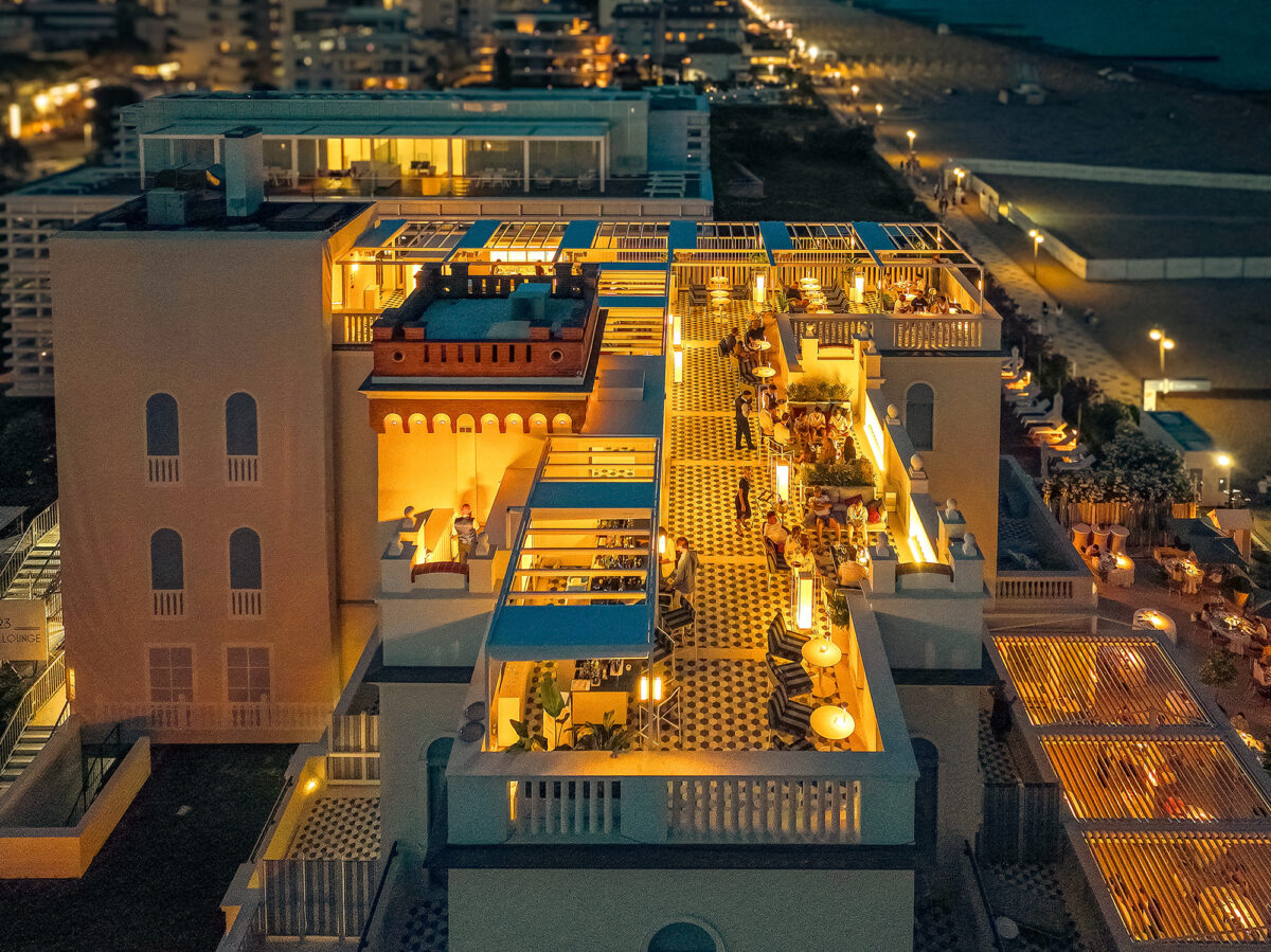 Jesolo, apre 1923 Seaview Lounge: il nuovo rooftop affacciato sull’Adriatico Jesolo, apre 1923 Seaview Lounge: il nuovo rooftop affacciato sull’Adriatico