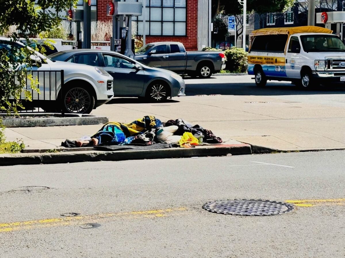 La droga degli zombie: il reportage da San Francisco dopo il caso Fentanyl di Roma La droga degli zombie: il reportage da San Francisco dopo il caso Fentanyl di Roma