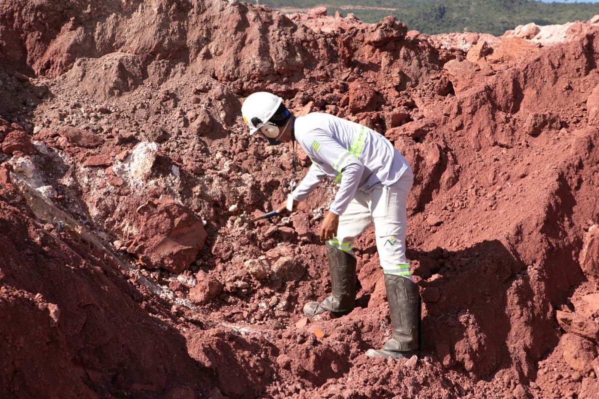 Terre rare, il Brasile sfida la Cina: la nuova corsa mondiale ai minerali del futuro