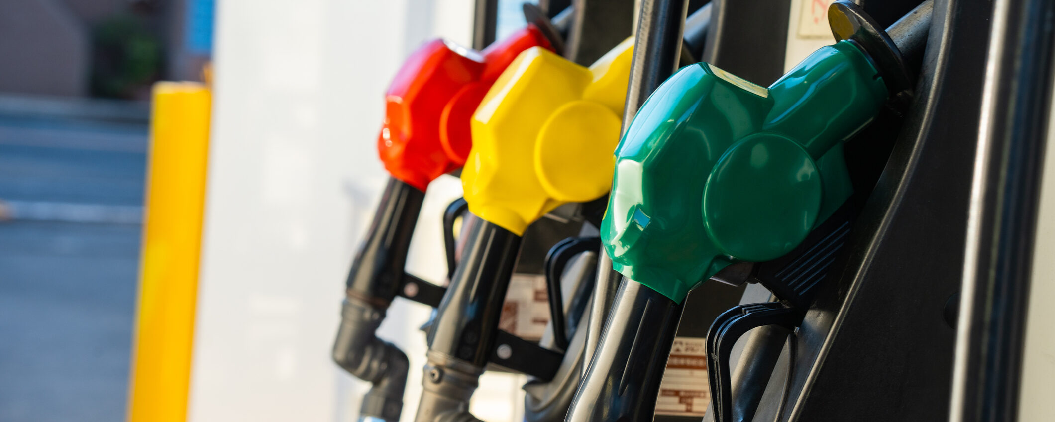 Benzina e Diesel: finisce lo sconto sulle accise, il pieno costerà fino a 3 euro in più