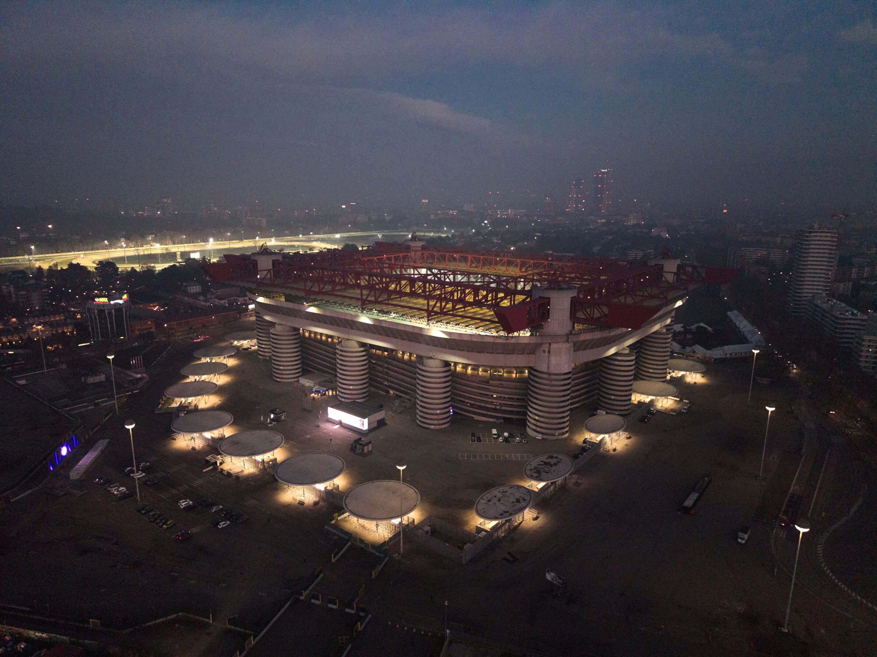 San Siro, cent’anni da leggenda: il tempio che Milano non può dimenticare San Siro, cent’anni da leggenda: il tempio che Milano non può dimenticare