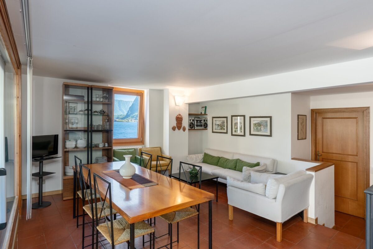La casa di James Bond sul Lago di Como è in vendita: quanto costa vivere nella villa di Casino Royale La casa di James Bond sul Lago di Como è in vendita: quanto costa vivere nella villa di Casino Royale