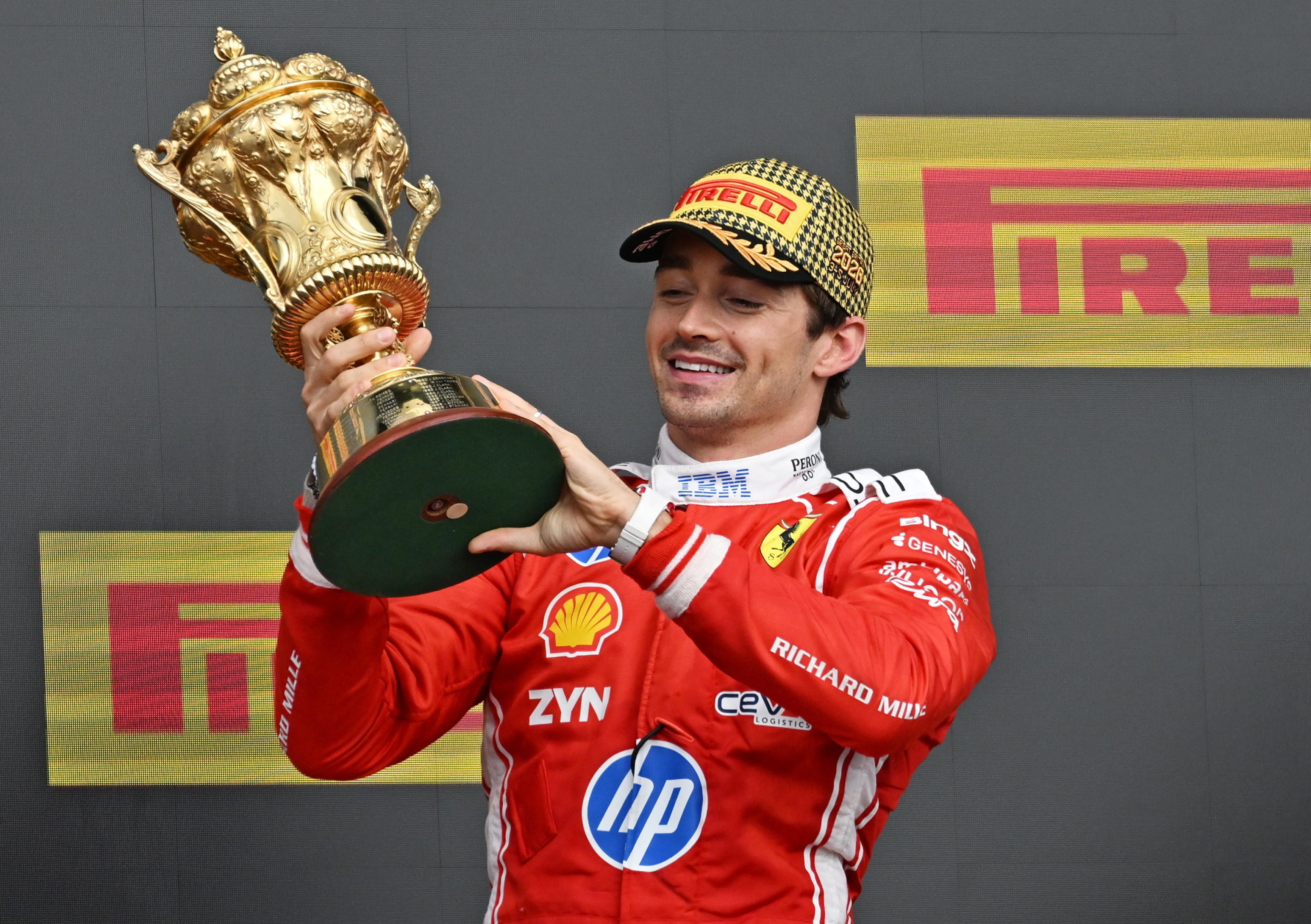 Leclerc trionfa a Silverstone Antonelli rompe, Hamilton terzo Leclerc trionfa a Silverstone Antonelli rompe, Hamilton terzo
