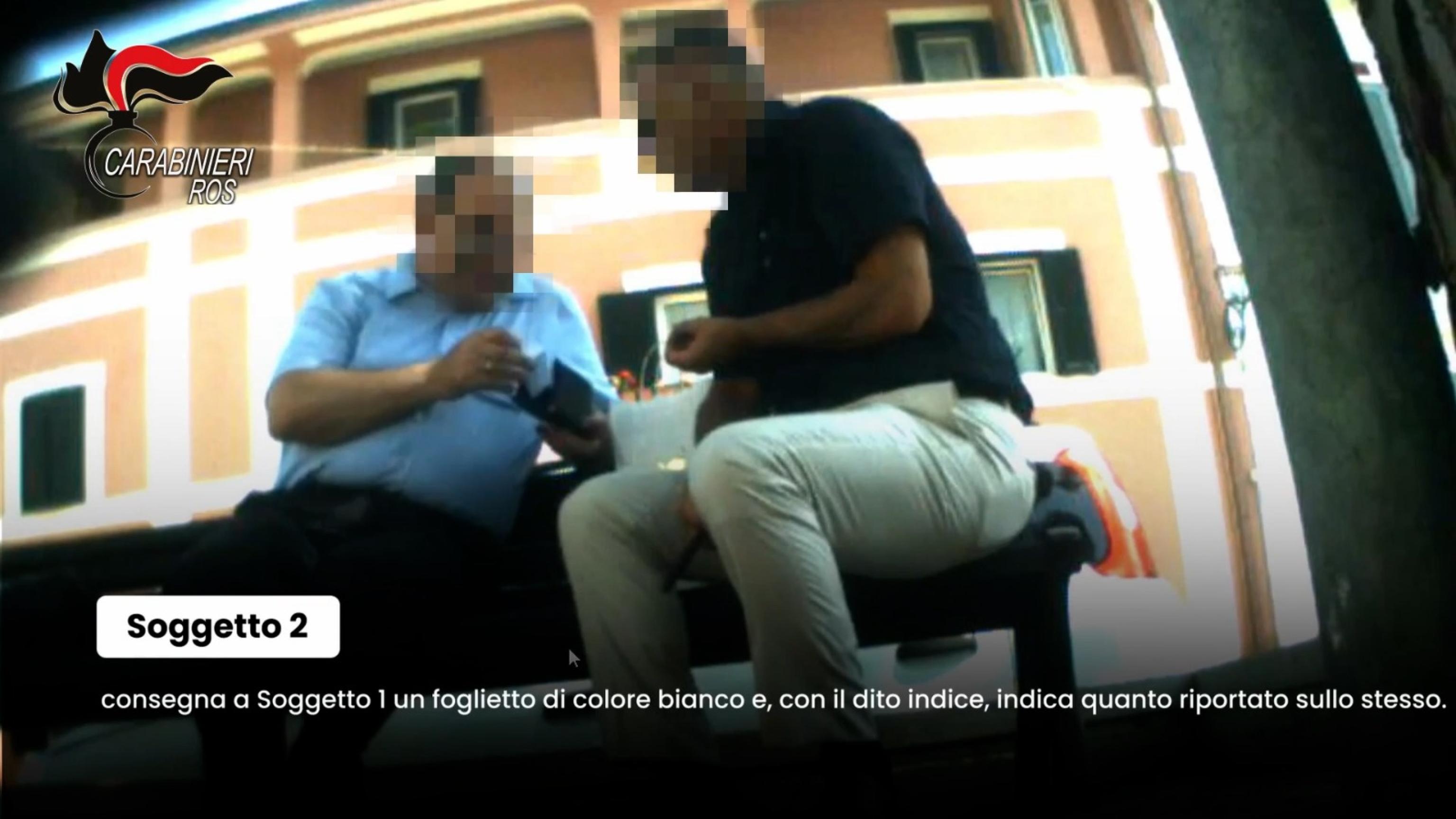 Spie in favore della Russia: come gli ex 007 italiani vendevano segreti a Mosca Spie in favore della Russia: come gli ex 007 italiani vendevano segreti a Mosca
