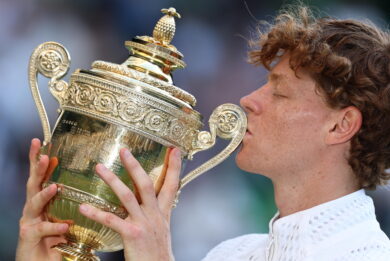 Sinner, capolavoro a Wimbledon Batte Zverev e sono cinque Slam