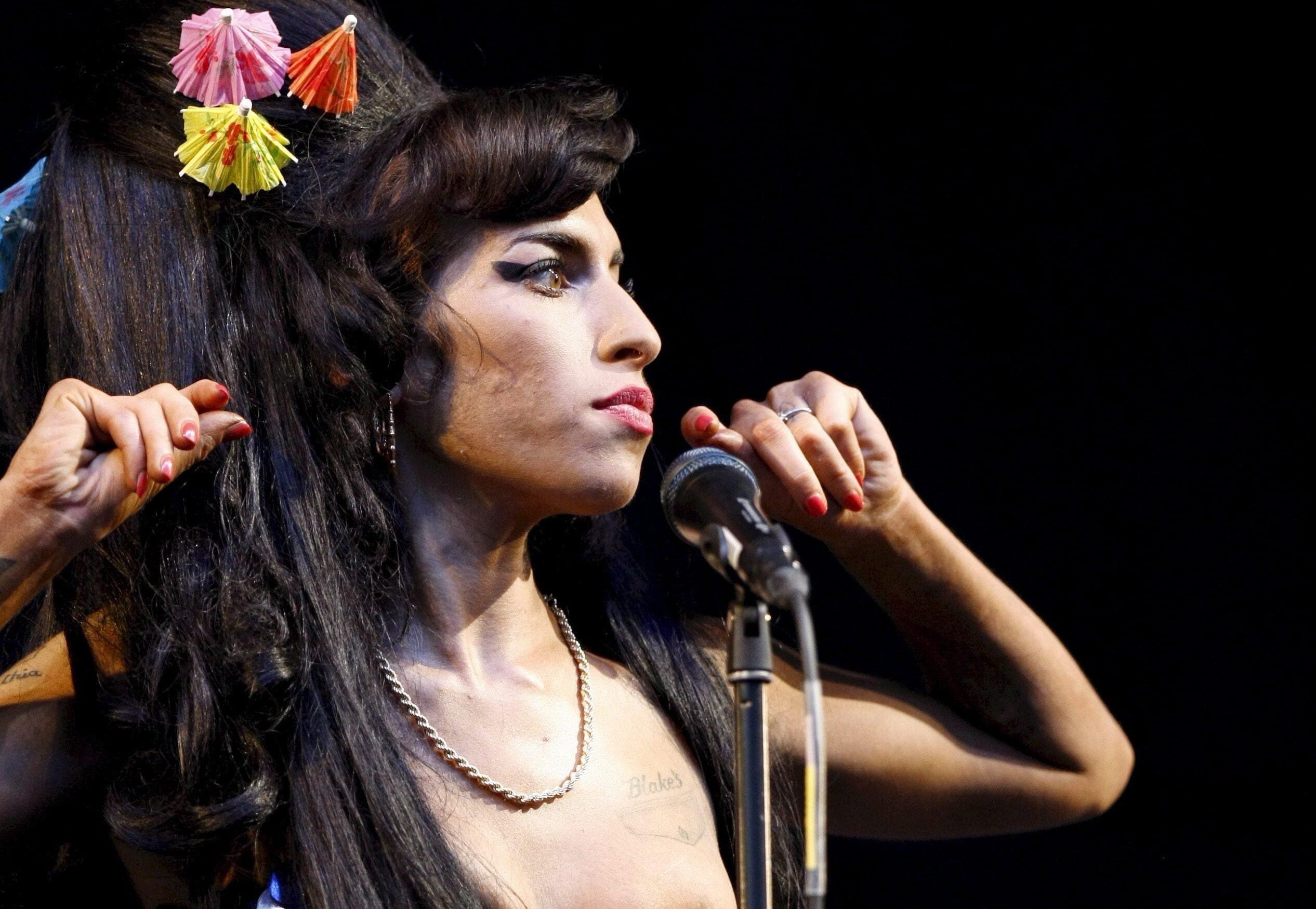 Amy Winehouse, 15 anni dopo: la voce che ha sconfitto il tempo Amy Winehouse, 15 anni dopo: la voce che ha sconfitto il tempo