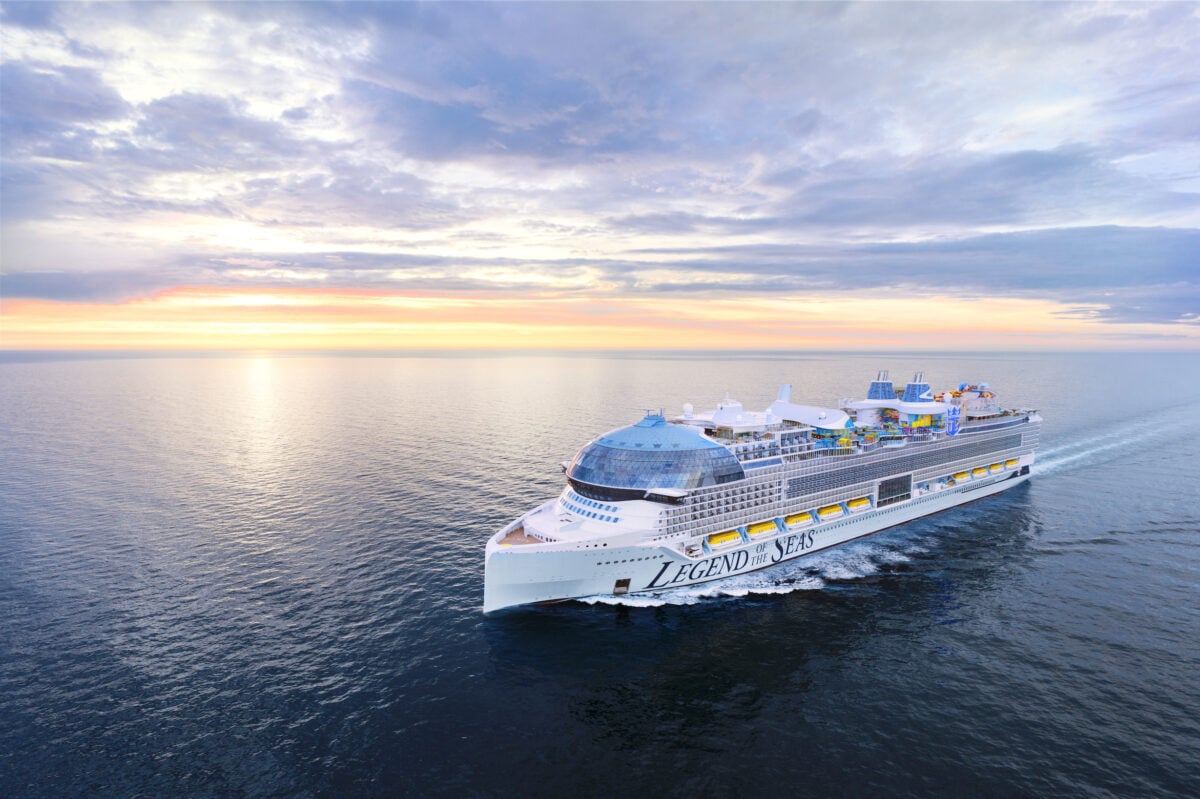 Legend of the Seas, viaggio sulla nave da crociera più grande del mondo: le 10 esperienze che valgono (davvero) il viaggio