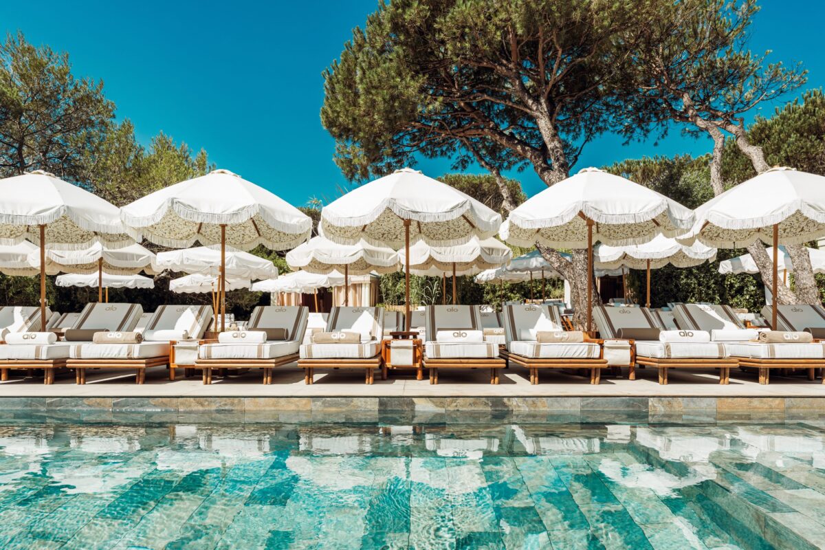 Alo riscrive le abitudini dell’estate mediterranea all’insegna del benessere psico-fisico Alo riscrive le abitudini dell’estate mediterranea all’insegna del benessere psico-fisico