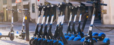Monopattini elettrici, scatta l’obbligo di assicurazione: costi, multe e come funziona