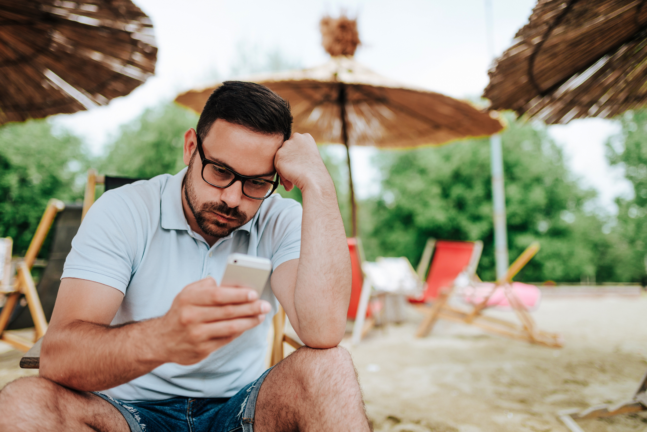 Sei in vacanza ma pensi ancora al lavoro? La routine di 10 minuti per staccare davvero Sei in vacanza ma pensi ancora al lavoro? La routine di 10 minuti per staccare davvero