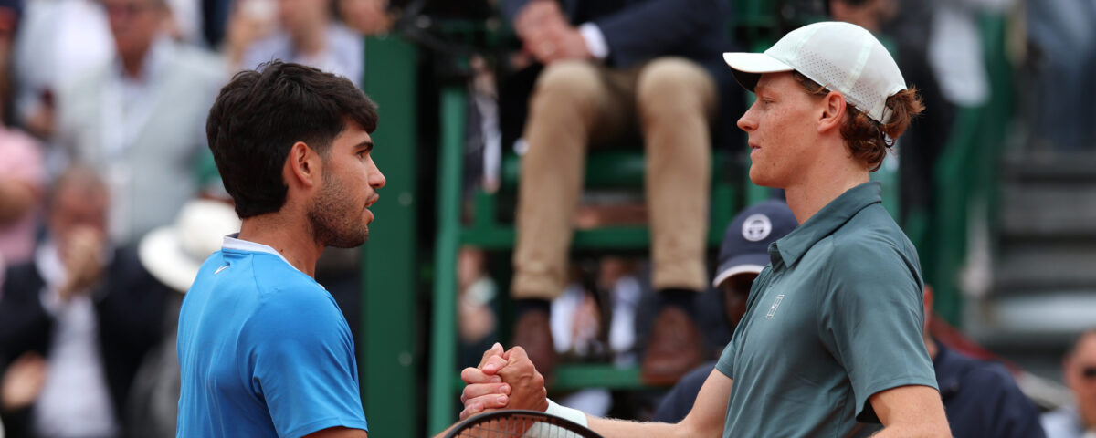 Sinner salta New York: “Sono triste e deluso, serve ancora tempo per guarire”. Alcaraz rientra agli Us Open