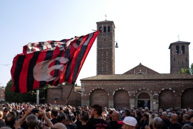 Franco Baresi, a Milano i funerali della leggenda rossonera – le FOTO