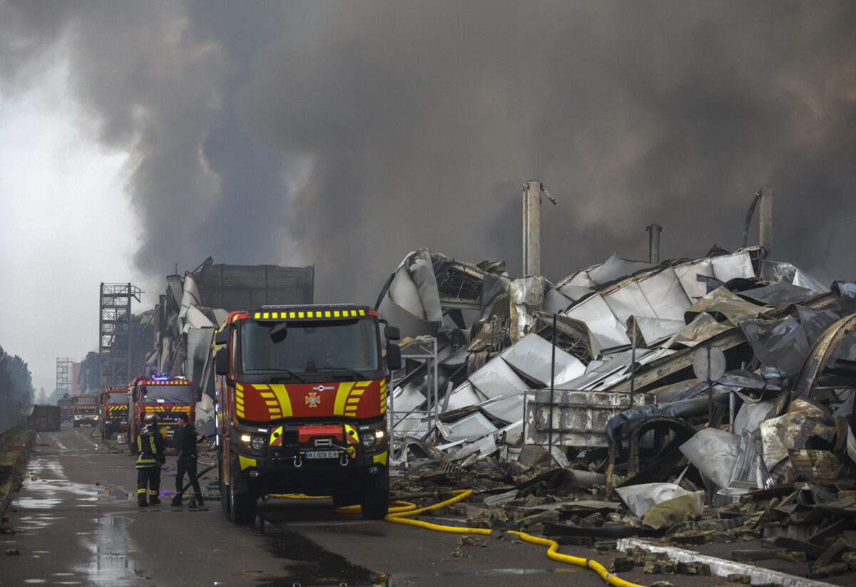 Guerra Ucraina: Mosca bombarda Kiev, mentre si aggrava il blocco ai porti nel Mar Nero