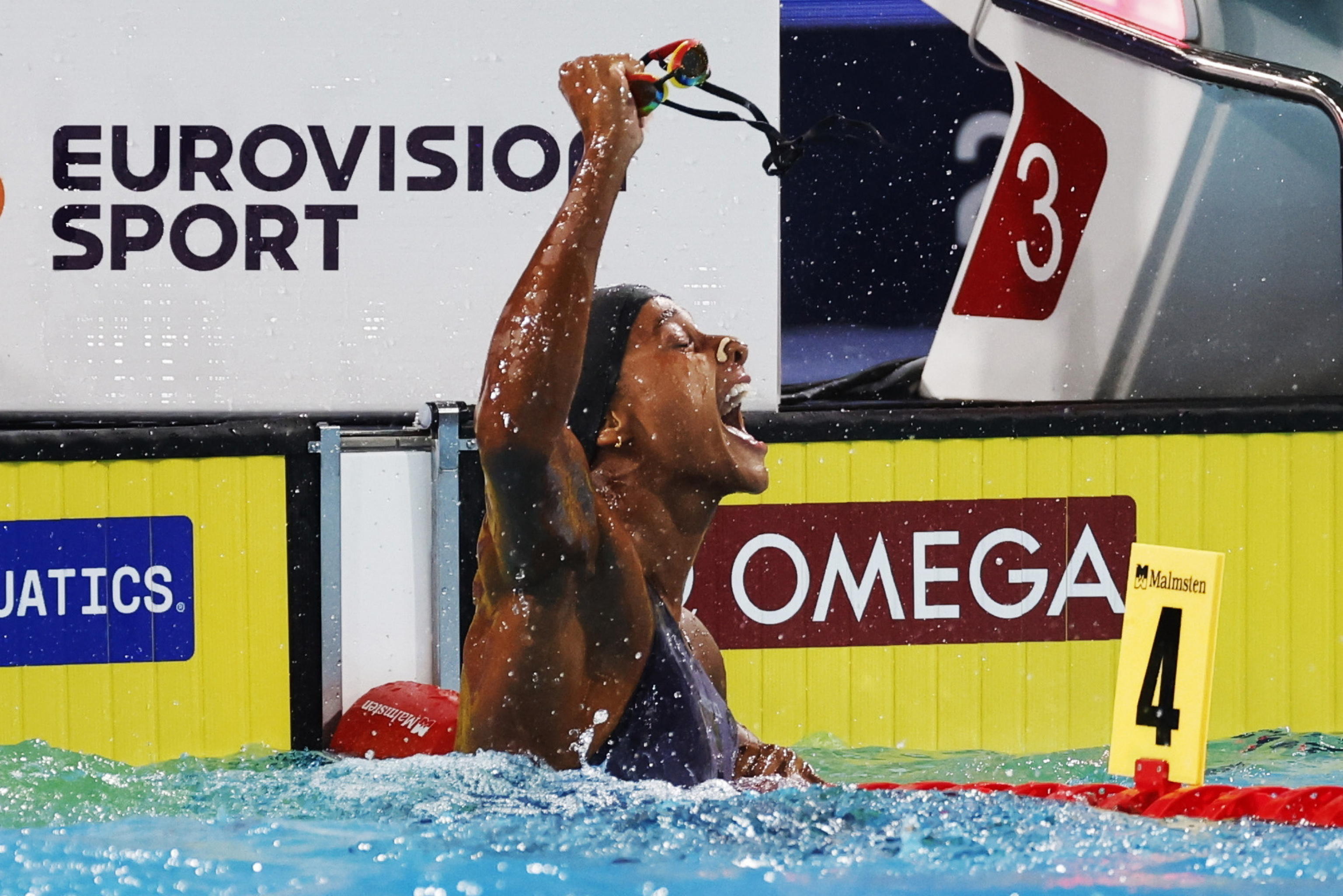 Sara Curtis straordinaria: sa solo vincere medaglie d’oro e battere record del mondo Sara Curtis straordinaria: sa solo vincere medaglie d’oro e battere record del mondo