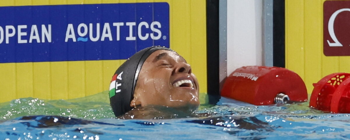 Sara Curtis straordinaria: sa solo vincere medaglie d’oro e battere record del mondo