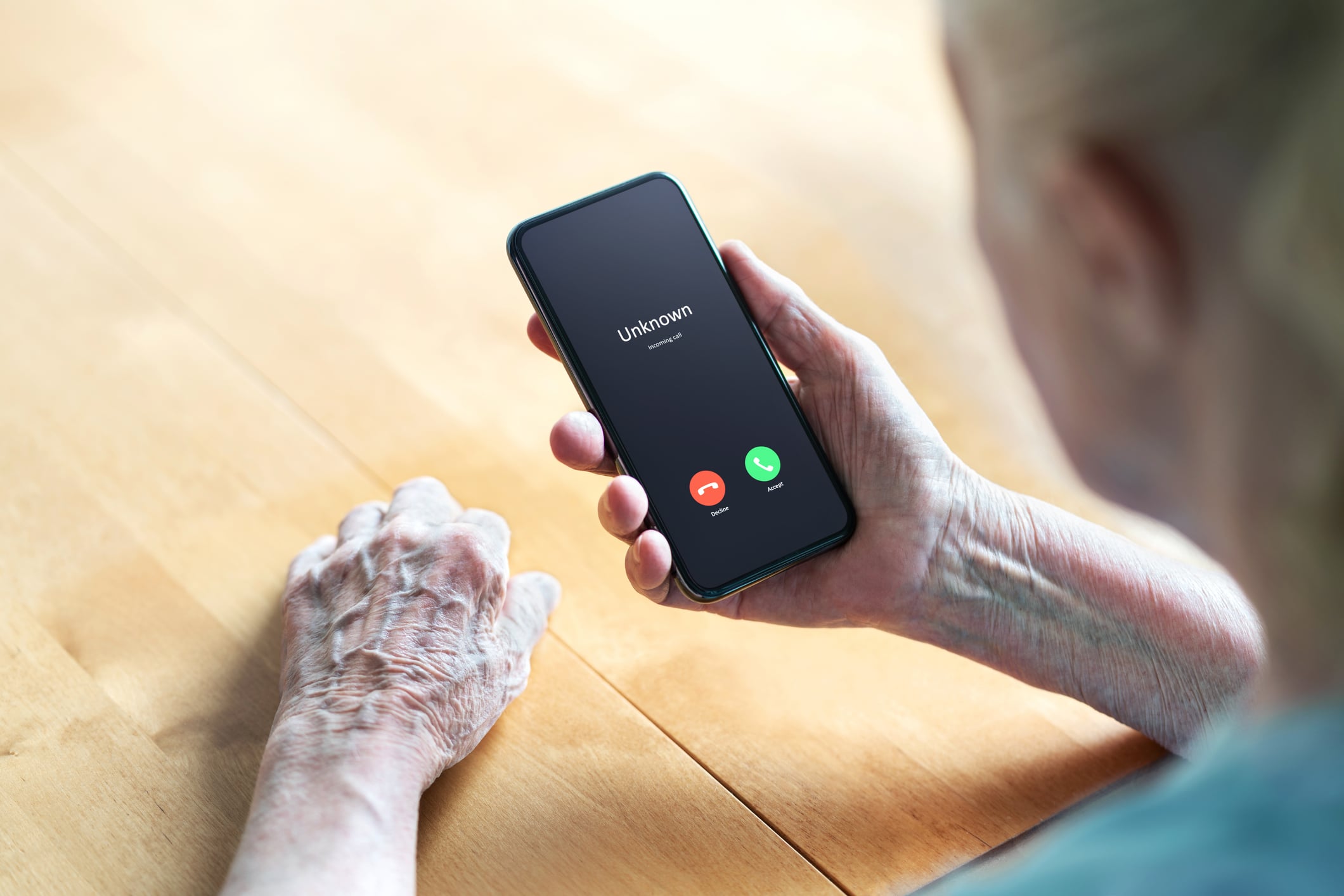 Truffe telefoniche, l’estate nera degli anziani soli: cinque regole per non cadere nella trappola Truffe telefoniche, l’estate nera degli anziani soli: cinque regole per non cadere nella trappola