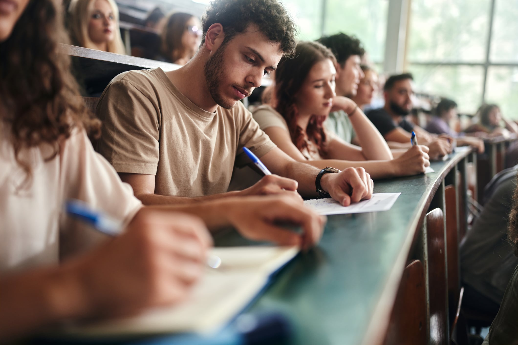 Prestito d’onore per studenti, fino a 70mila euro: chi può richiederlo e come funziona Prestito d’onore per studenti, fino a 70mila euro: chi può richiederlo e come funziona