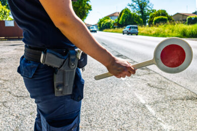 Nuovo Codice della strada, cambiano le multe: sanzioni proporzionate alla velocità e stop agli aumenti automatici