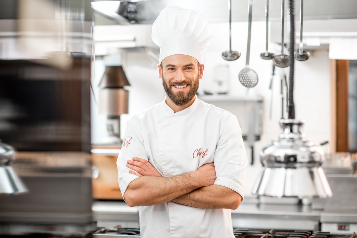 La cucina come abbraccio: la decima notte della solidarietà sotto il cielo di Firenze La cucina come abbraccio: la decima notte della solidarietà sotto il cielo di Firenze