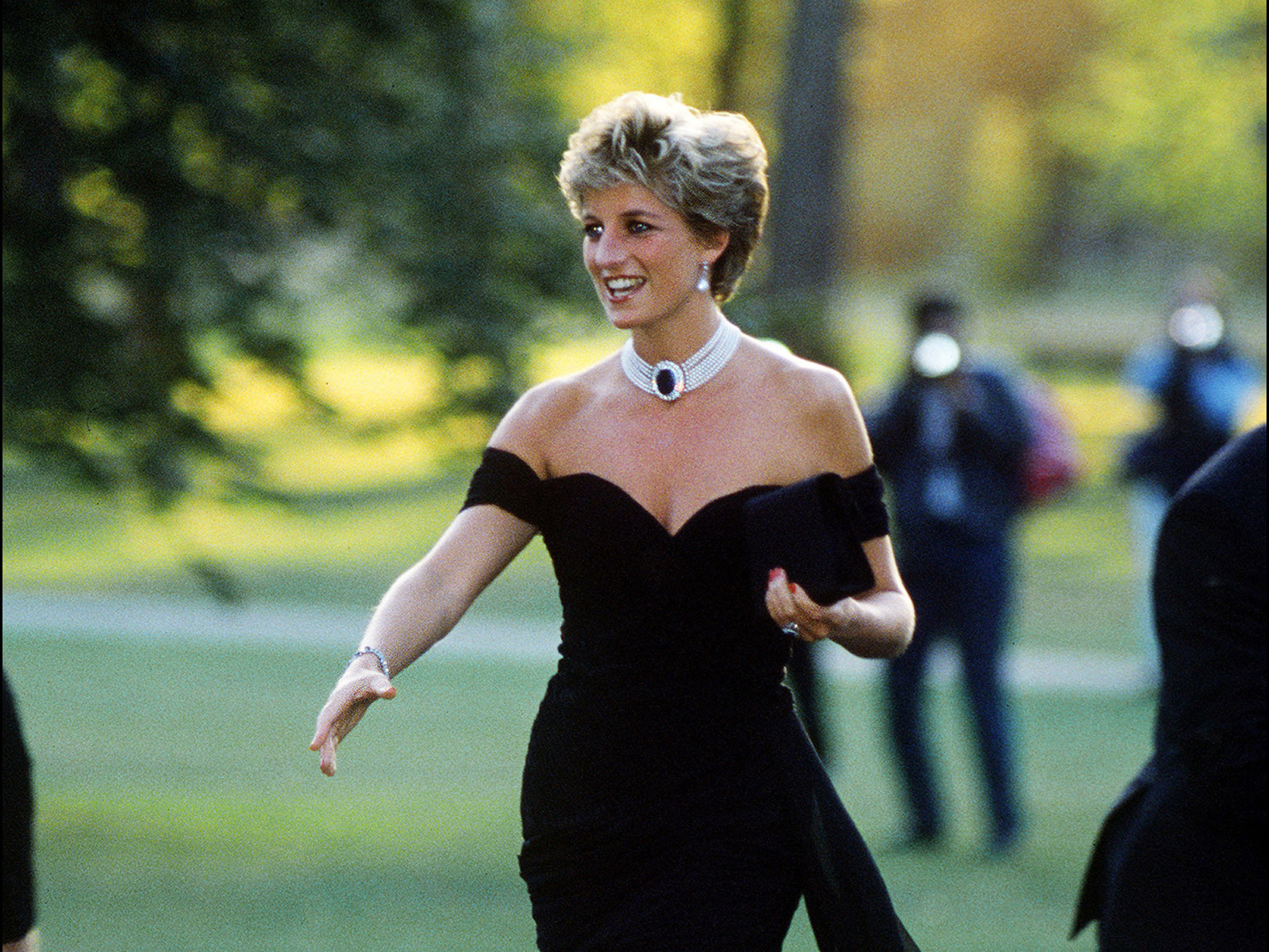 Il revenge dress di Lady Diana va all’asta e potrebbe battere ogni record Il revenge dress di Lady Diana va all’asta e potrebbe battere ogni record
