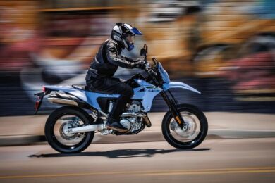 Suzuki DR-Z4SM, il ritorno di una leggenda supermotard