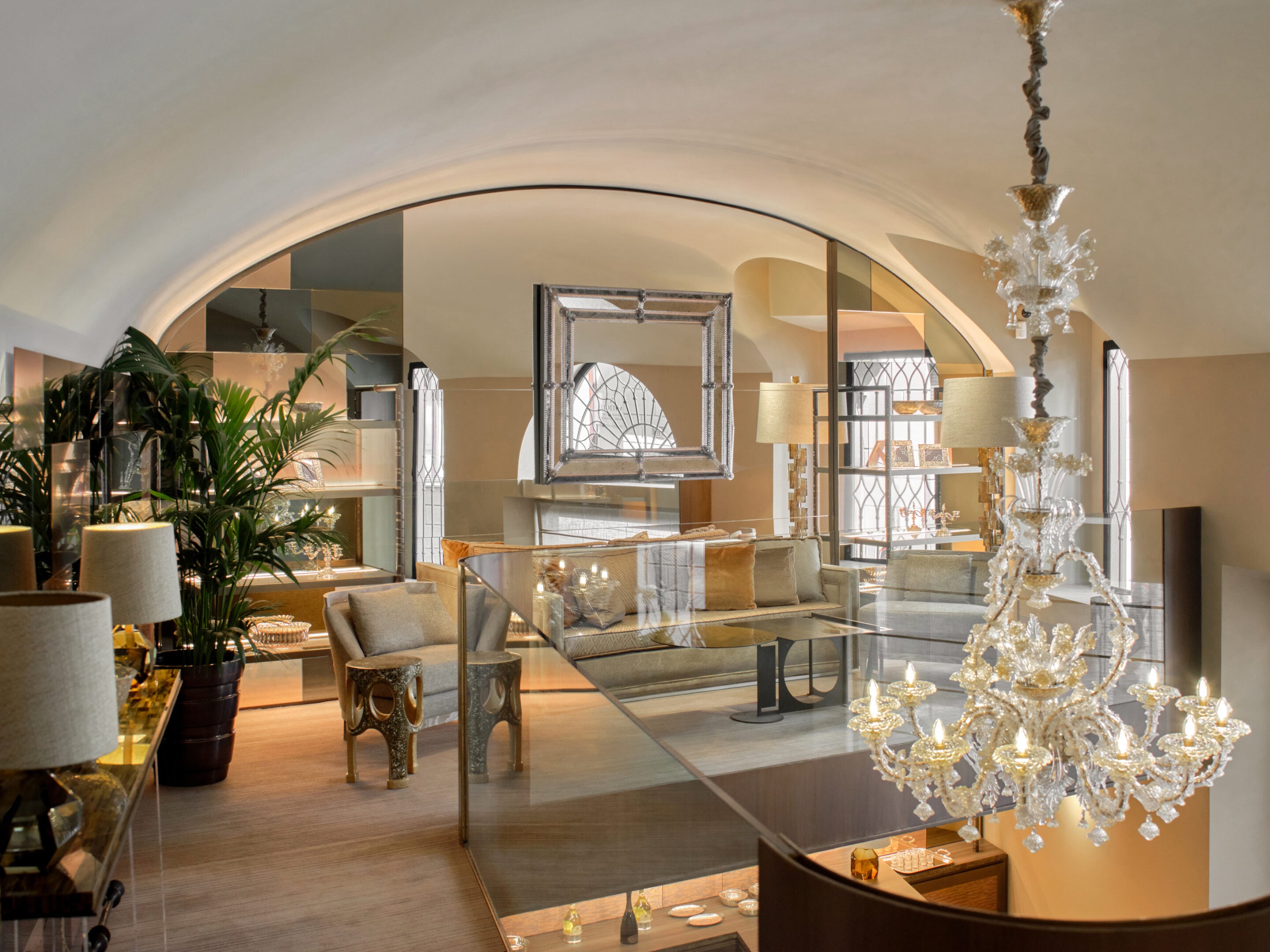 Dentro il nuovo Caviar Bar di Buccellati a Milano: il salotto segreto dove l’argenteria diventa architettura Dentro il nuovo Caviar Bar di Buccellati a Milano: il salotto segreto dove l’argenteria diventa architettura
