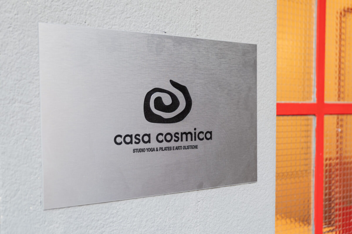 A Milano apre il tempio dello yoga sartoriale: ecco la rivoluzione di Casa Cosmica