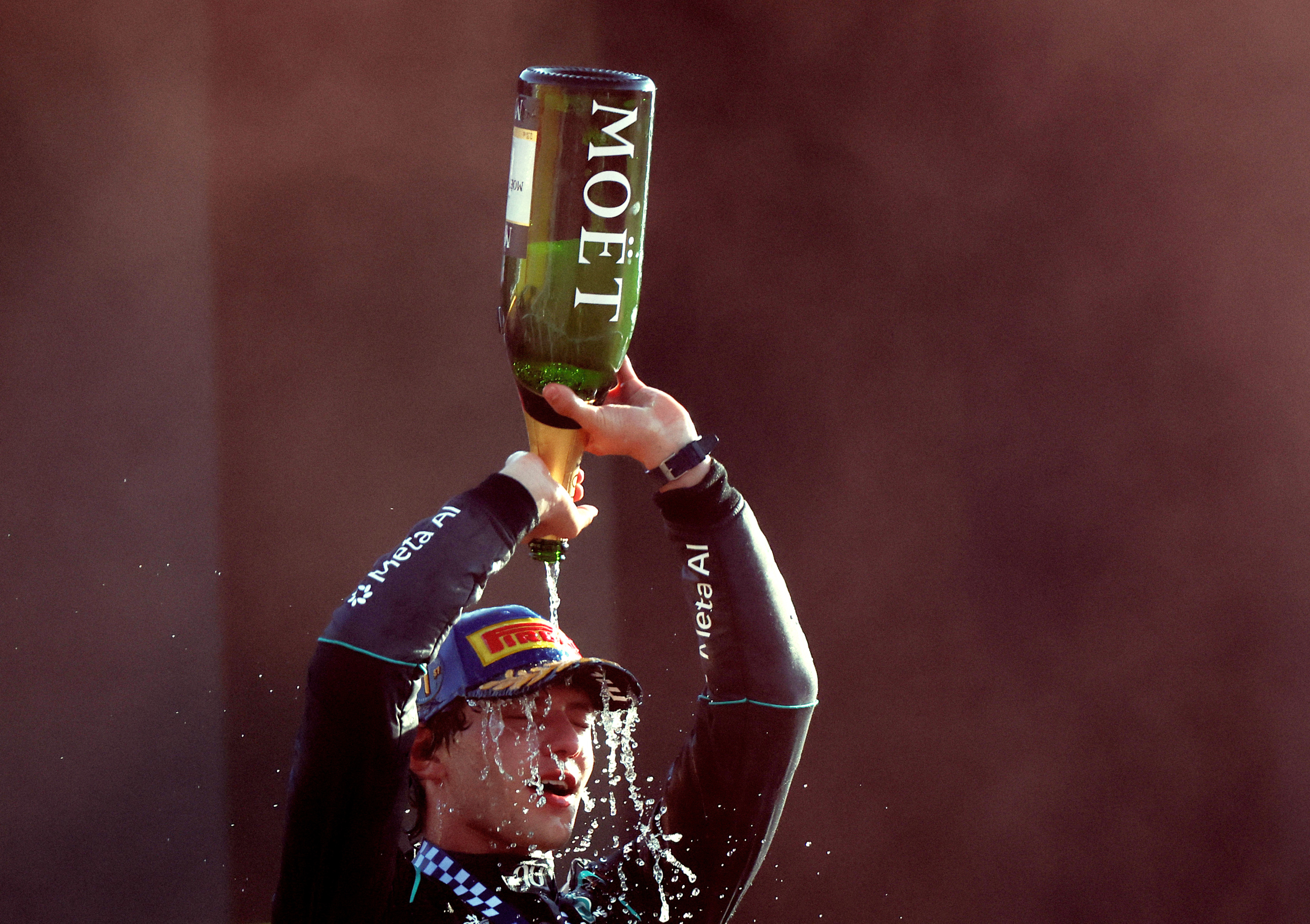 La festa di Antonelli sul podio di Monza tra l’inno e la doccia di champagne La festa di Antonelli sul podio di Monza tra l’inno e la doccia di champagne