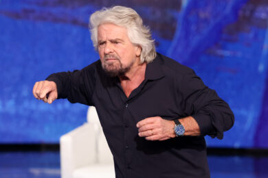 Beppe Grillo prepara un nuovo partito? Il «Movimento zero stelle» agita Conte e il M5s