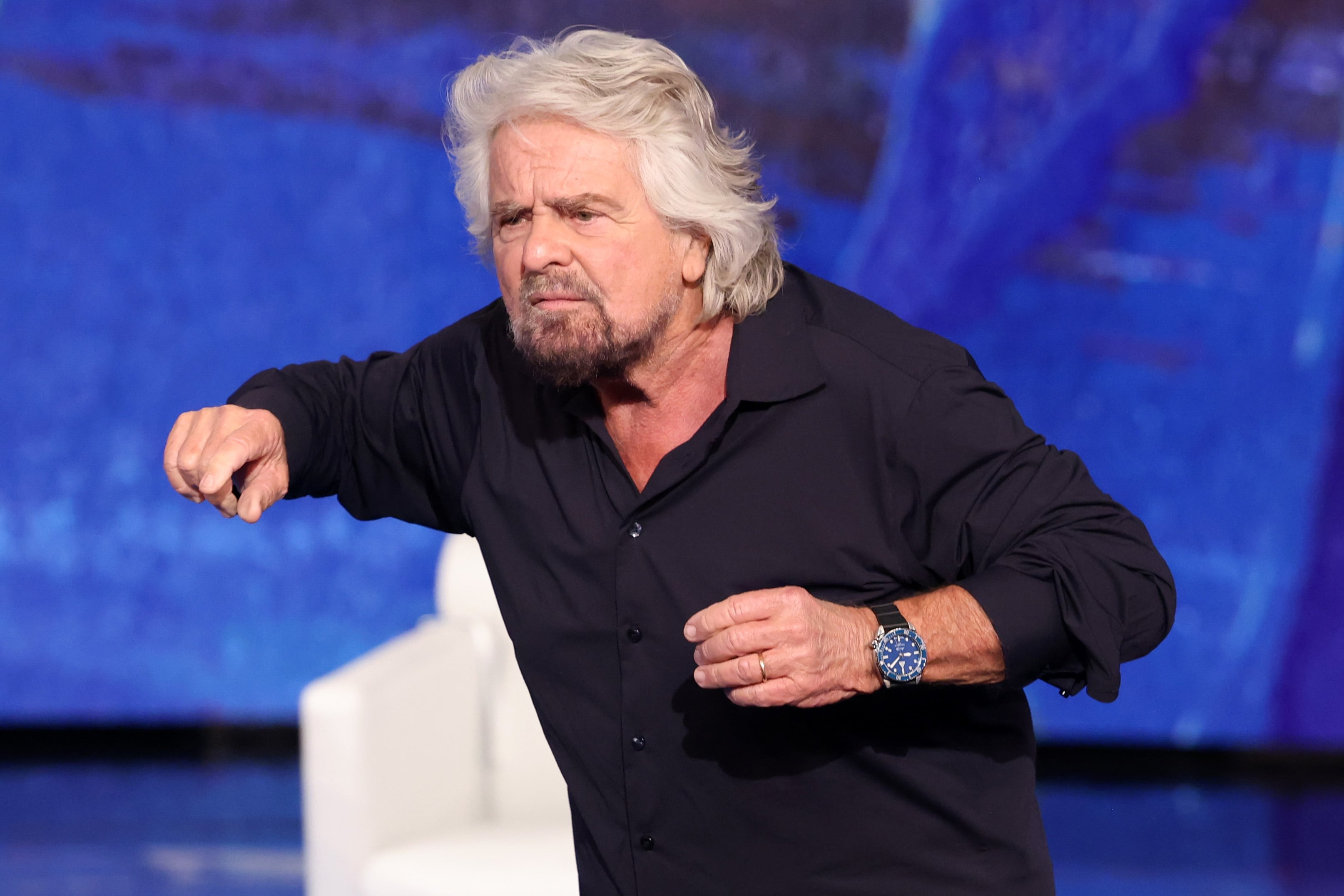 Beppe Grillo prepara un nuovo partito? Il «Movimento zero stelle» agita Conte e il M5s