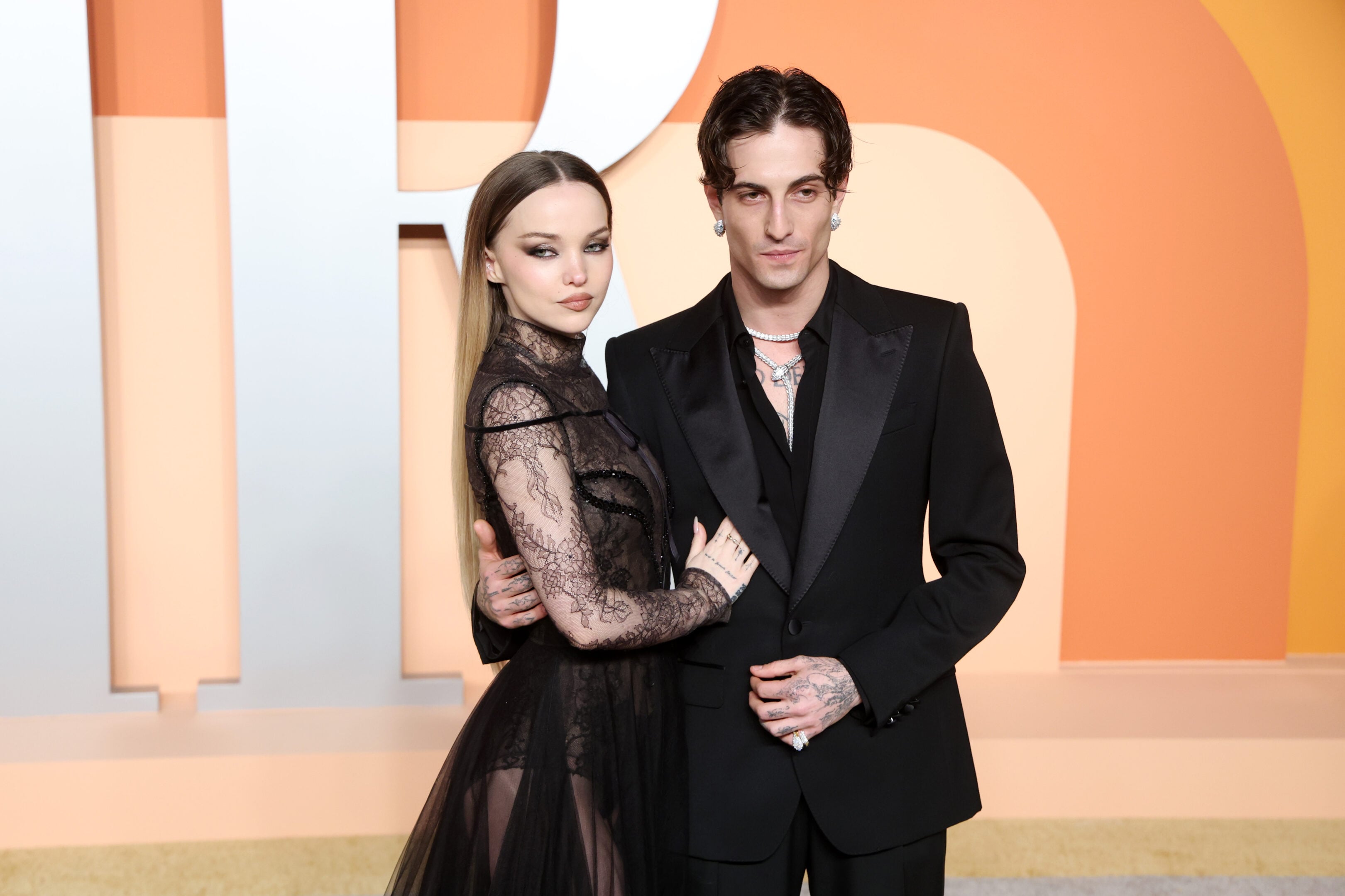 Damiano David e Dove Cameron, il matrimonio da favola in Toscana: i gioielli, la villa da 15mila euro a notte e il mistero Måneskin Damiano David e Dove Cameron, il matrimonio da favola in Toscana: i gioielli, la villa da 15mila euro a notte e il mistero Måneskin