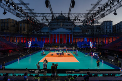 L’abbraccio di Napoli all’Italvolley, che spettacolo in piazza del Plebiscito