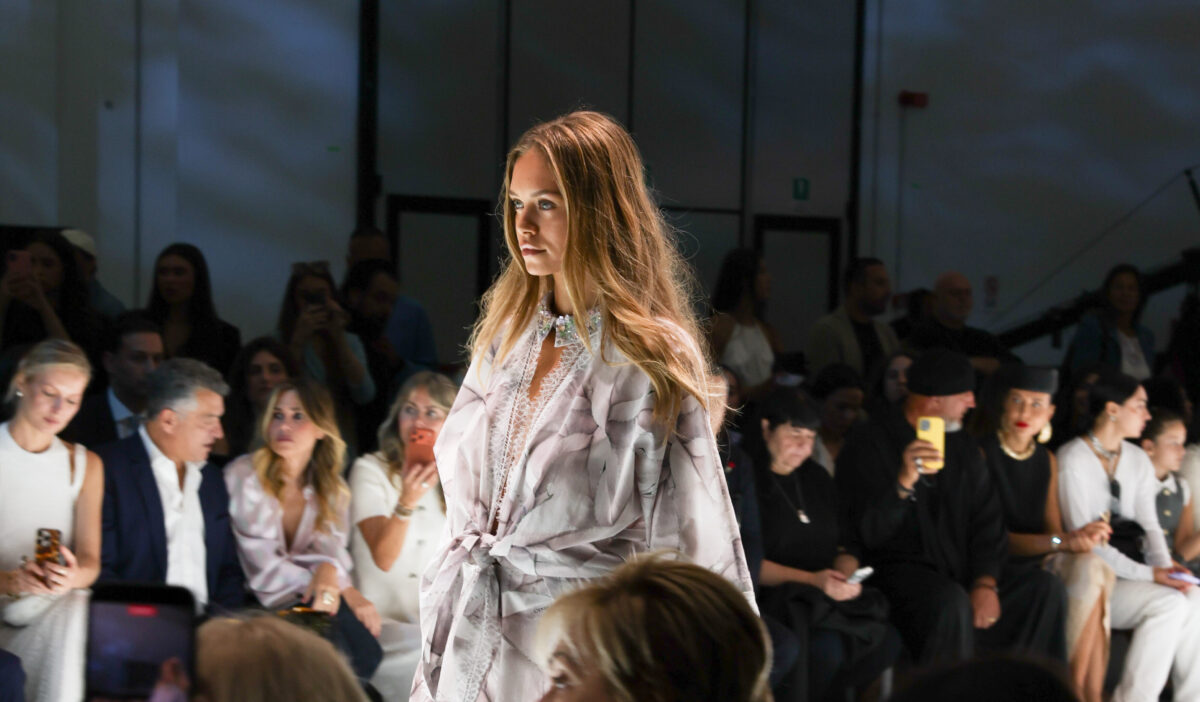 Laila Hasanovic, chi è la fidanzata di Jannik Sinner protagonista della Milano Fashion Week