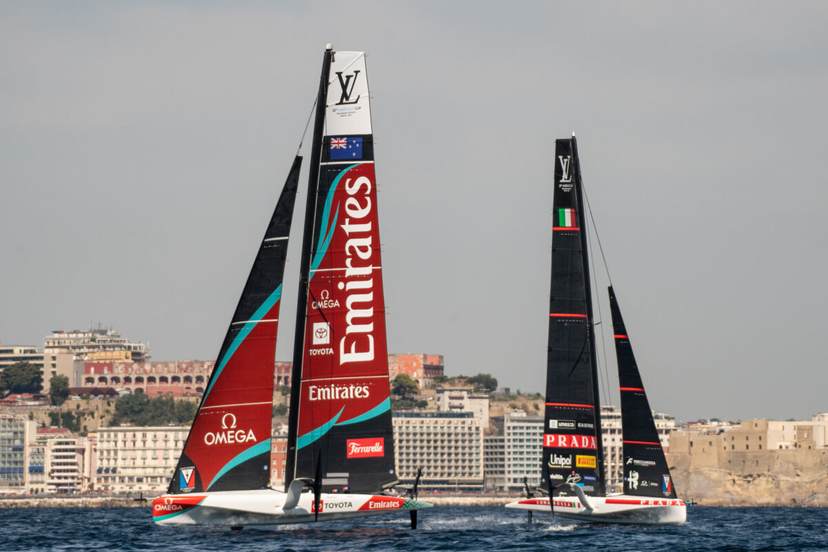 Napoli, tutti pazzi per l’America’s cup:  che sfida tra Luna Rossa e Team New Zealand