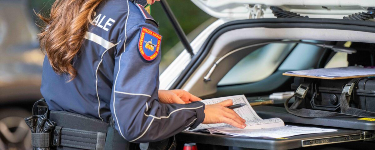 Multe, come cambia il Codice della Strada: sconti fino al 50% e sanzioni raddoppiate