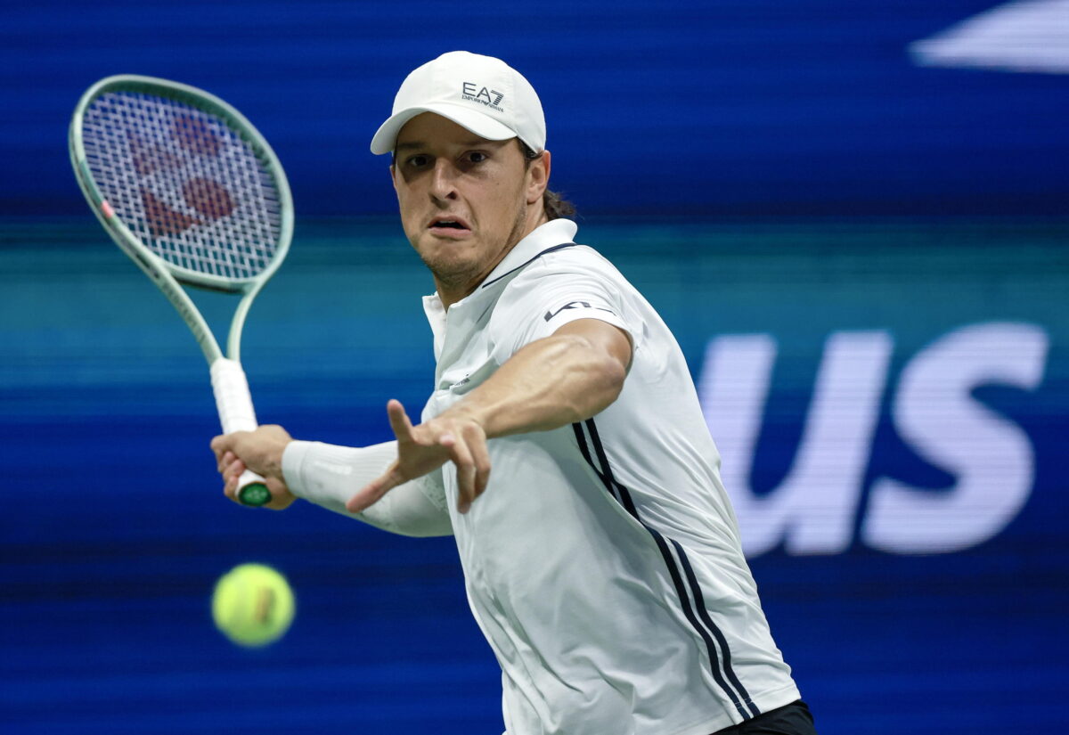 A New York Zverev elimina Darderi Nessun italiano qualificato ai quarti