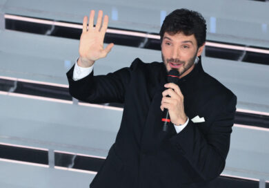 Sanremo 2027, le novità: giuria internazionale e stretta sull’intelligenza artificiale