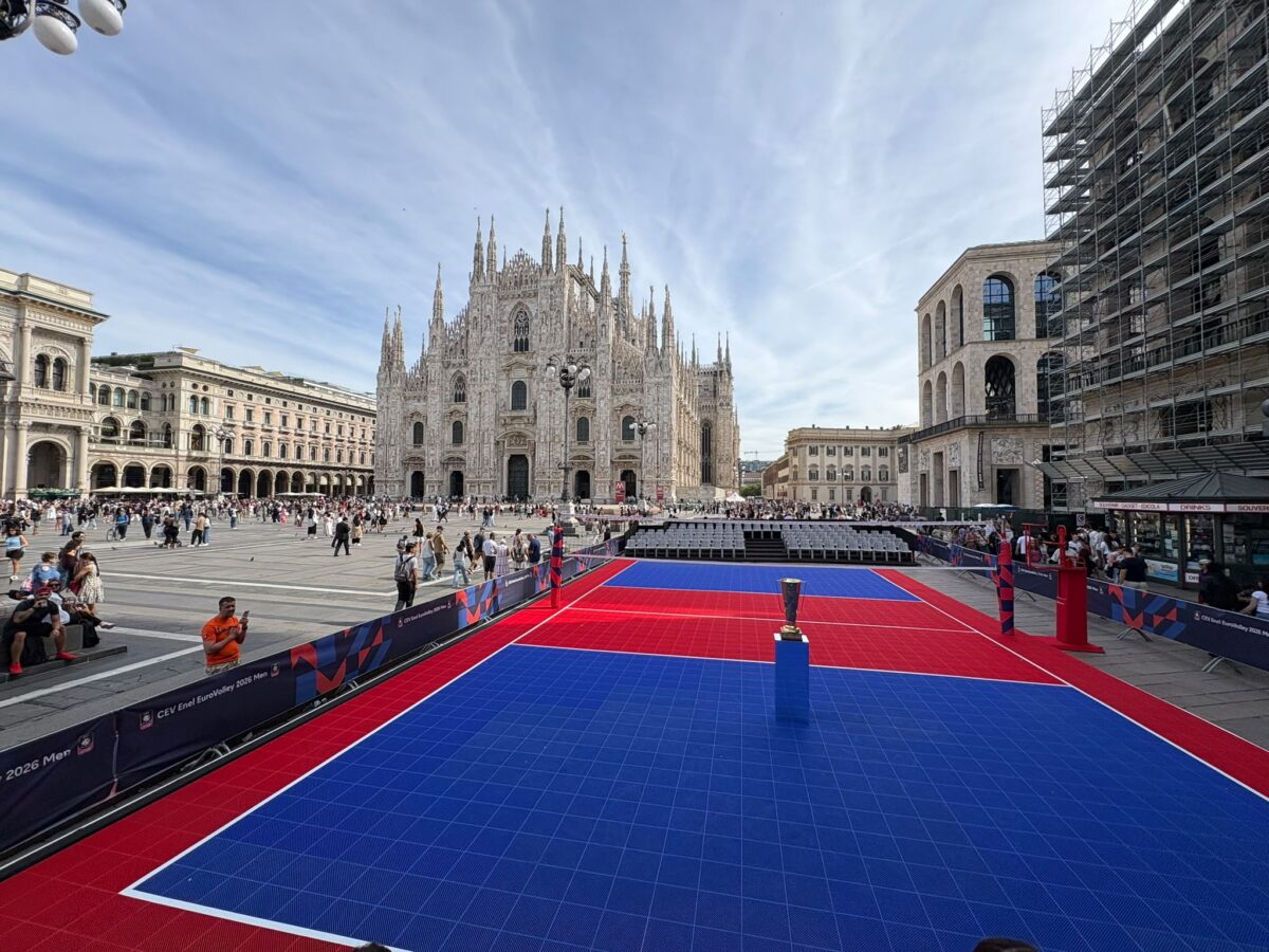 A Milano si gioca a volley… davanti al Duomo: ecco il Fan Village per Euro 2026 A Milano si gioca a volley… davanti al Duomo: ecco il Fan Village per Euro 2026