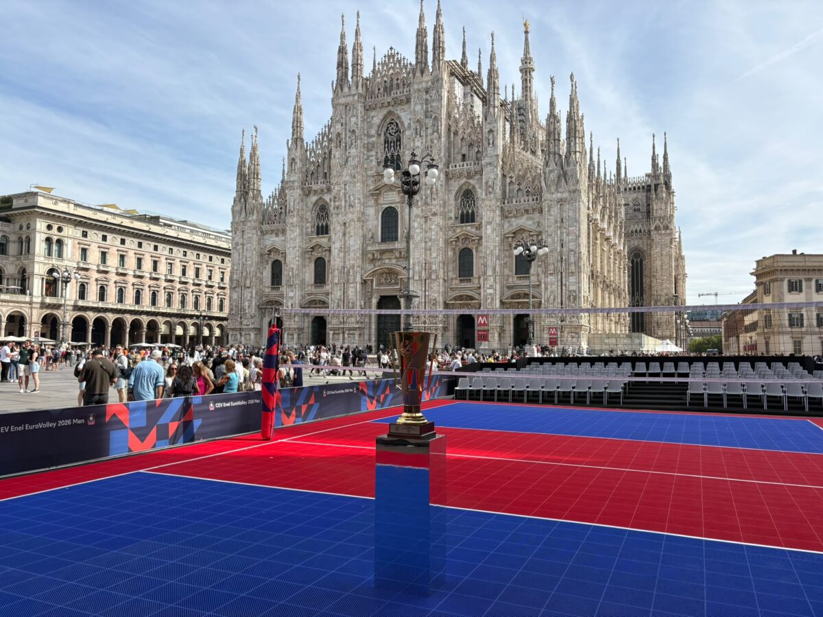 A Milano si gioca a volley… davanti al Duomo: ecco il Fan Village per Euro 2026 A Milano si gioca a volley… davanti al Duomo: ecco il Fan Village per Euro 2026