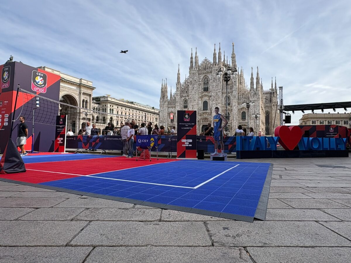 A Milano si gioca a volley… davanti al Duomo: ecco il Fan Village per Euro 2026 A Milano si gioca a volley… davanti al Duomo: ecco il Fan Village per Euro 2026