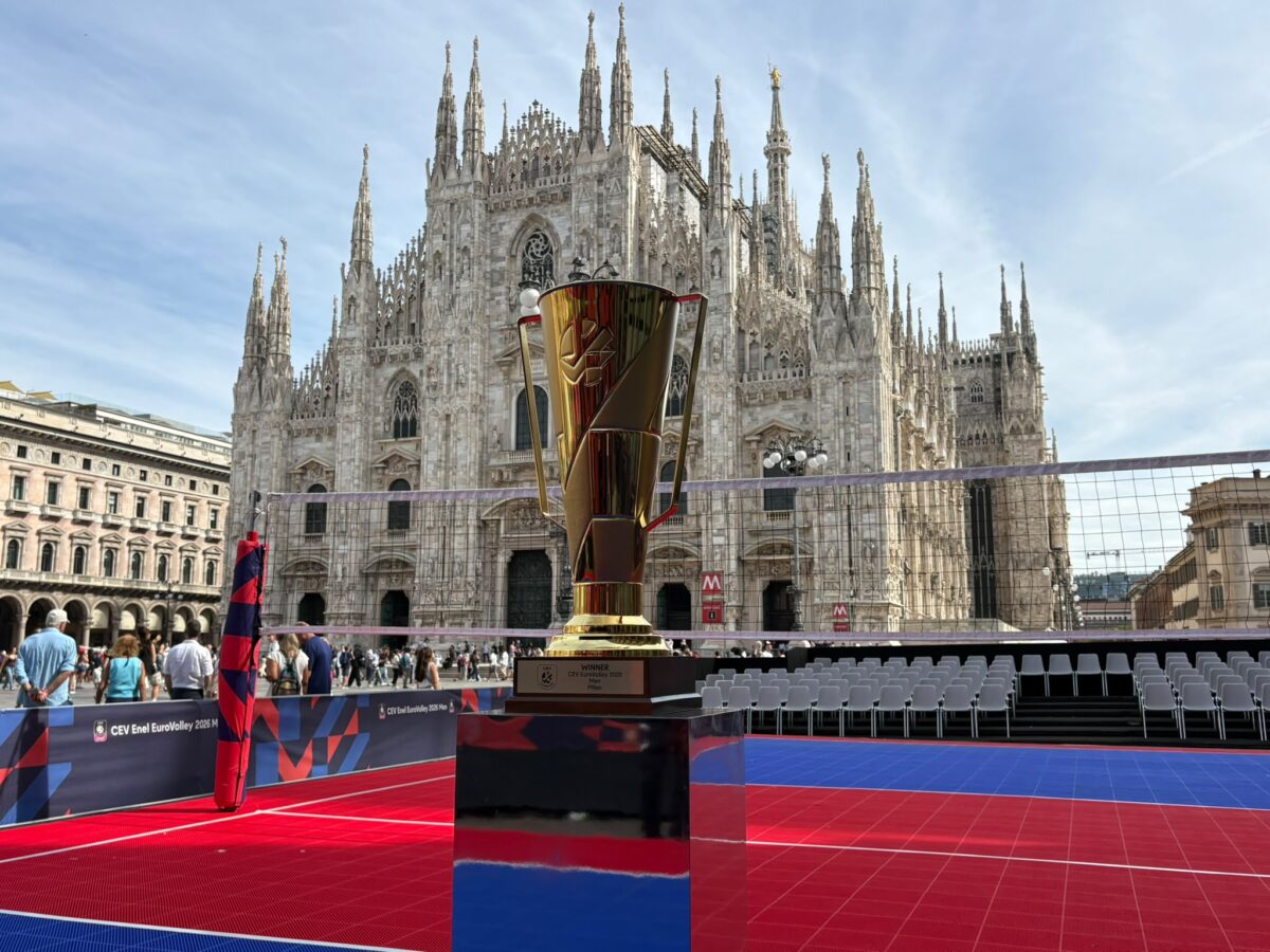 A Milano si gioca a volley… davanti al Duomo: ecco il Fan Village per Euro 2026 A Milano si gioca a volley… davanti al Duomo: ecco il Fan Village per Euro 2026
